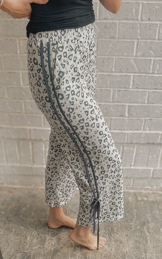 Gray Leopard Print High Rise Knot Side Pants | S-XL